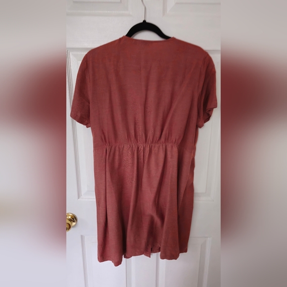 Linen Dress - Picture 2 of 3